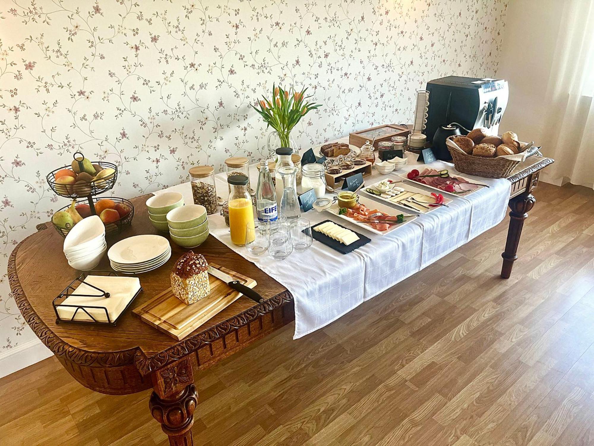 Pension 1595 Im Weingut Botzet Maring-Noviand Екстер'єр фото