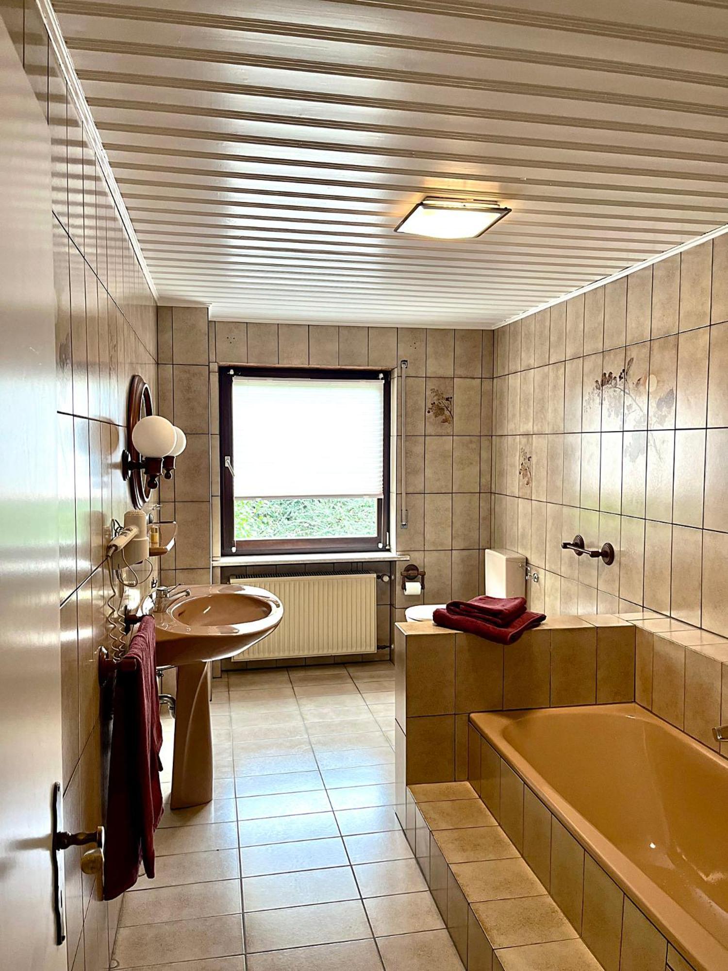 Pension 1595 Im Weingut Botzet Maring-Noviand Екстер'єр фото
