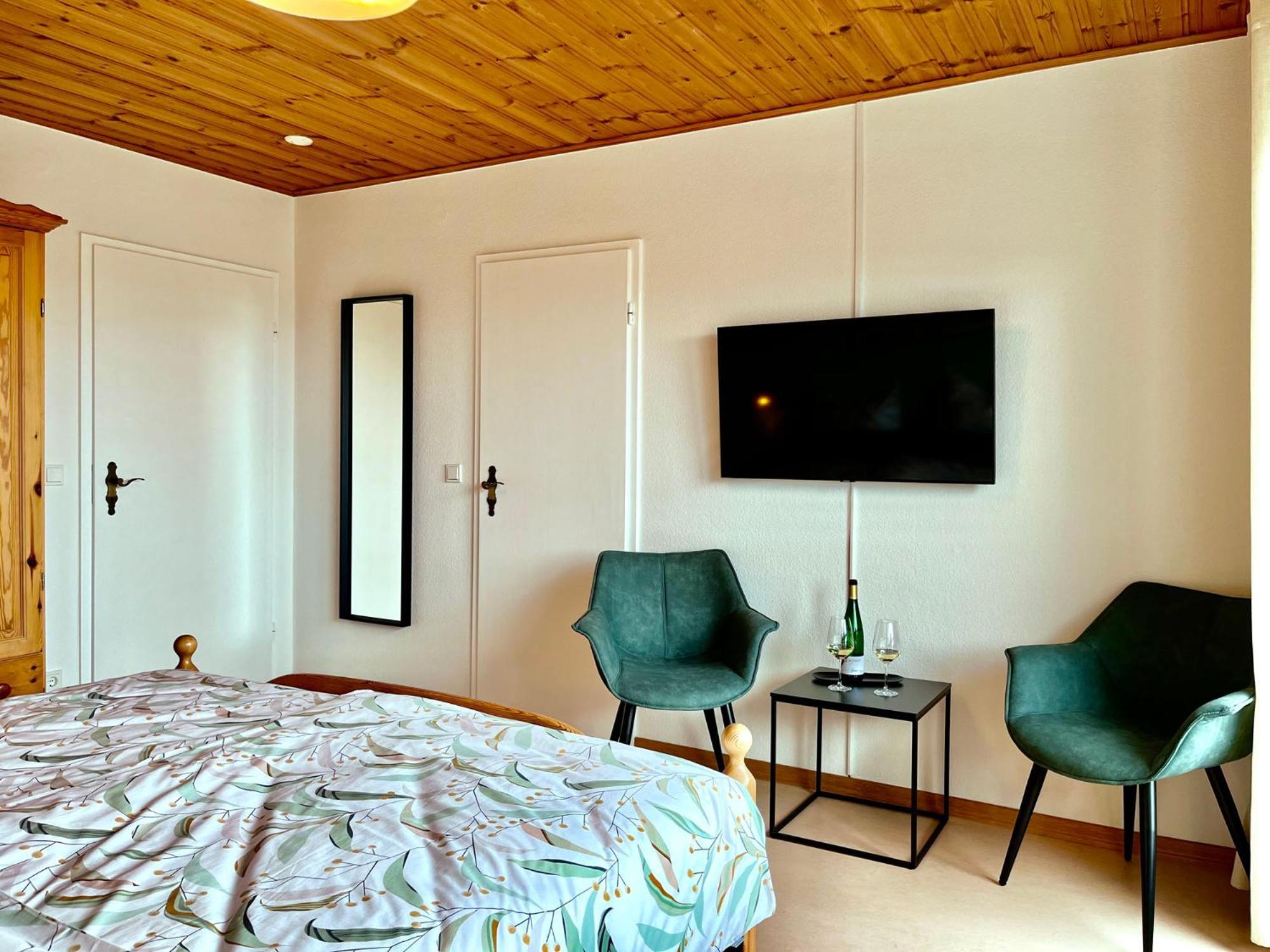 Pension 1595 Im Weingut Botzet Maring-Noviand Екстер'єр фото