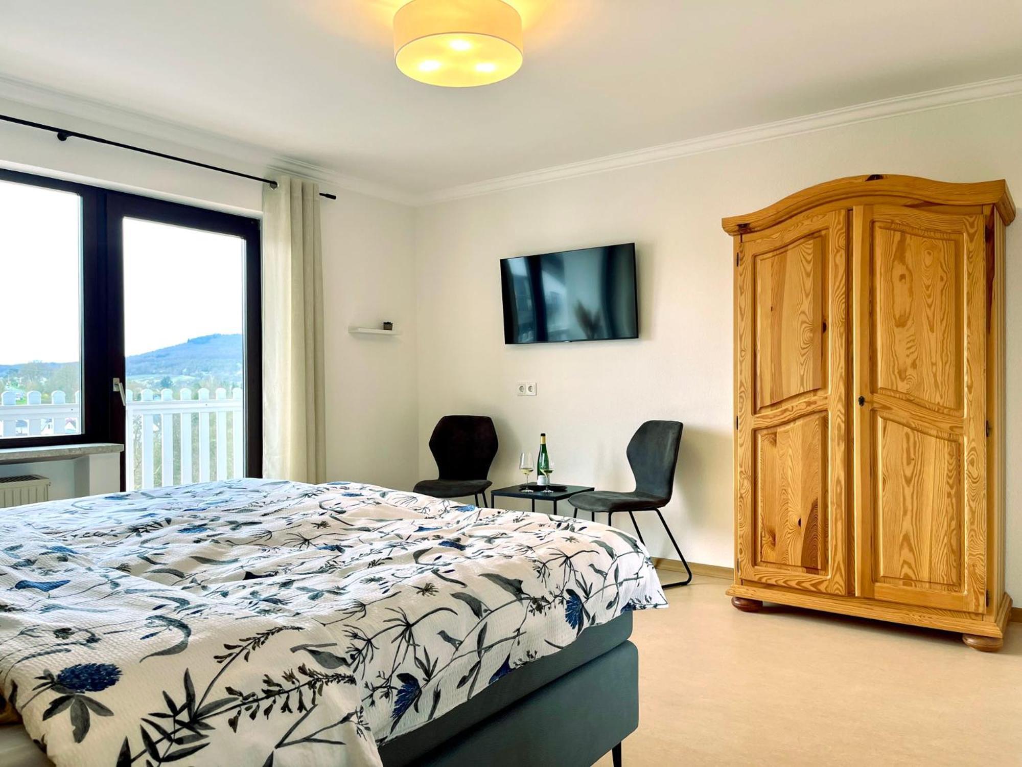 Pension 1595 Im Weingut Botzet Maring-Noviand Екстер'єр фото